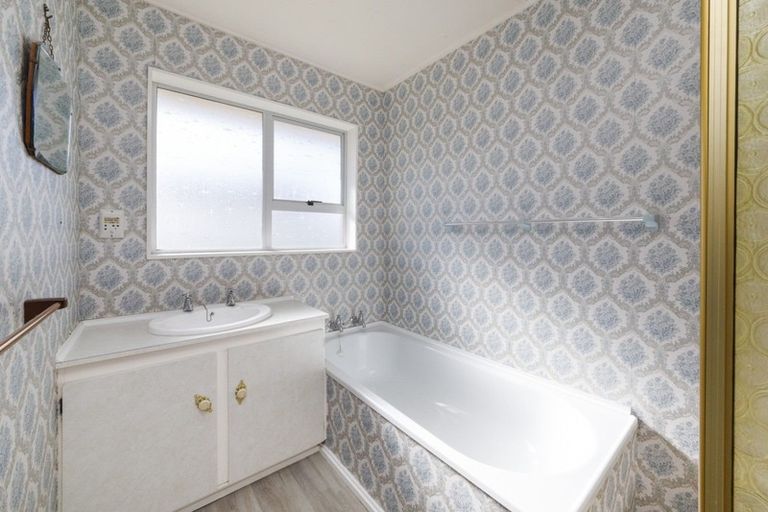 Photo of property in 1 Calder Place, Feilding, 4702