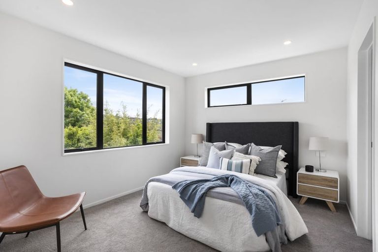 Photo of property in 21a Pipitea Place, Massey, Auckland, 0614