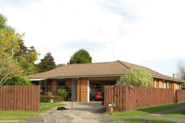 Photo of property in 10 Argyle Place, Highlands Park, New Plymouth, 4312