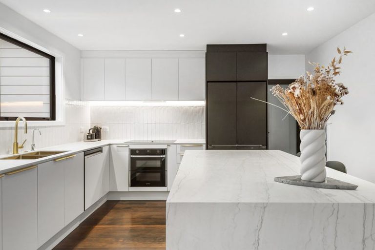 Photo of property in 48 Sylvia Road, Hillcrest, Auckland, 0627