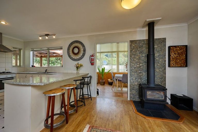 Photo of property in 17 Makura Road, Goose Bay, Kaikoura, 7374