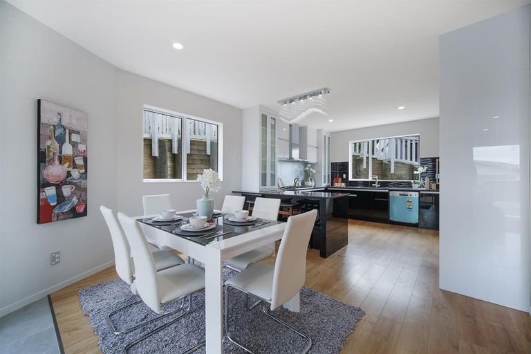 Photo of property in 116 Keri Vista Rise, Papakura, 2110