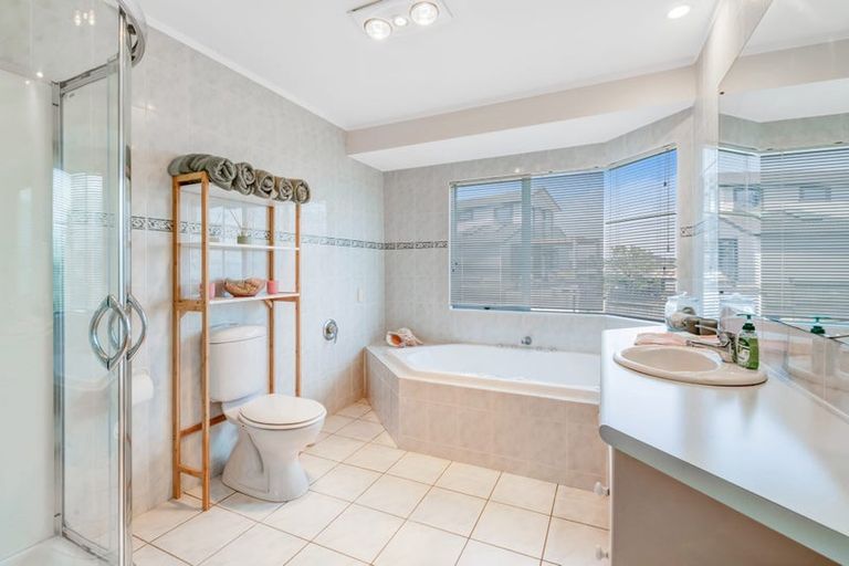 Photo of property in 1326 Whangaparaoa Road, Army Bay, Whangaparaoa, 0930