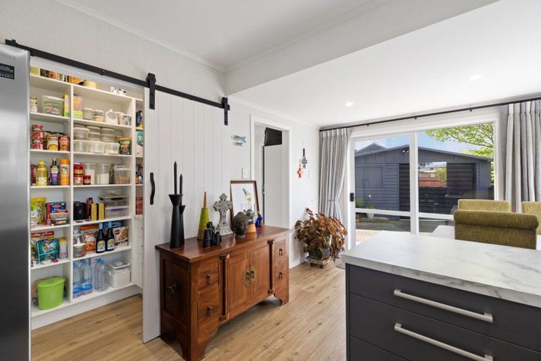 Photo of property in 19 Battersea Place, Roslyn, Palmerston North, 4414