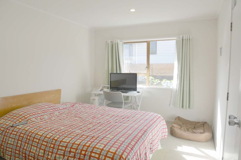 Photo of property in 2/28 Priestley Drive, Bucklands Beach, Auckland, 2014