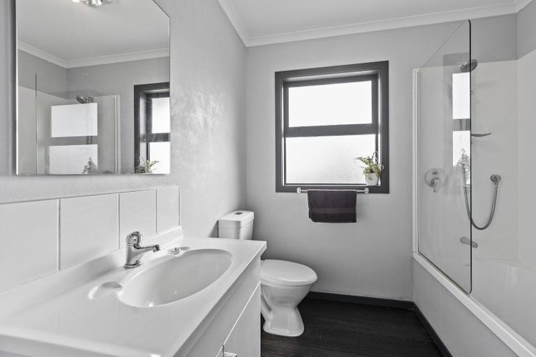 Photo of property in 15a Carthew Street, Okato, 4335