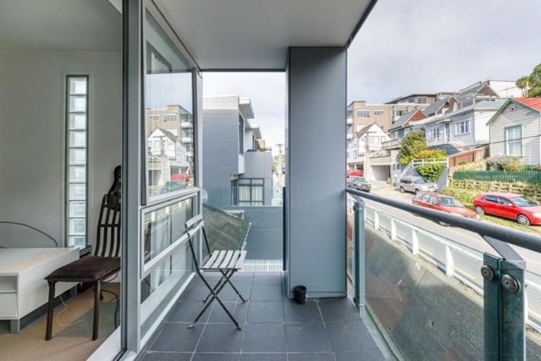 Photo of property in 4h/1 Hanson Street, Mount Cook, Wellington, 6021