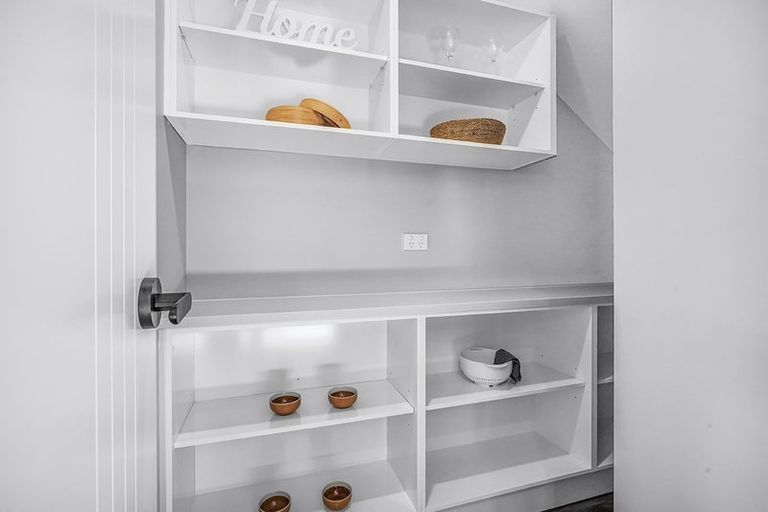 Photo of property in 20 Heketara Way, Massey, Auckland, 0614