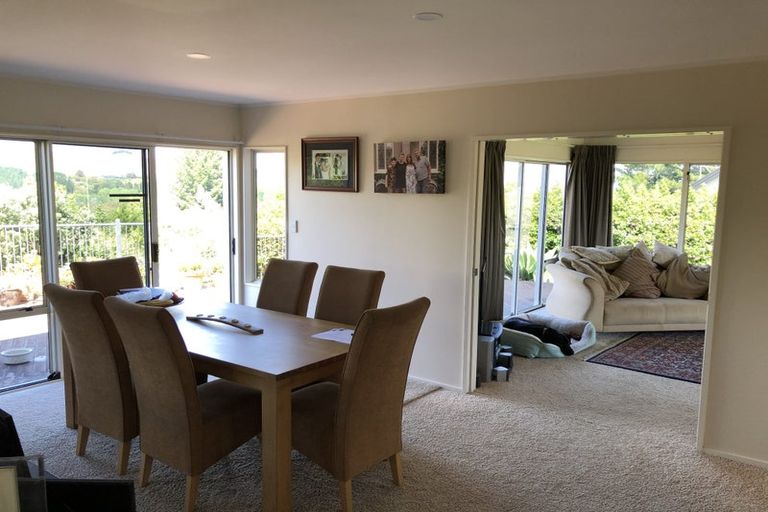 Photo of property in 15 Hikanui Place, Havelock North, 4130