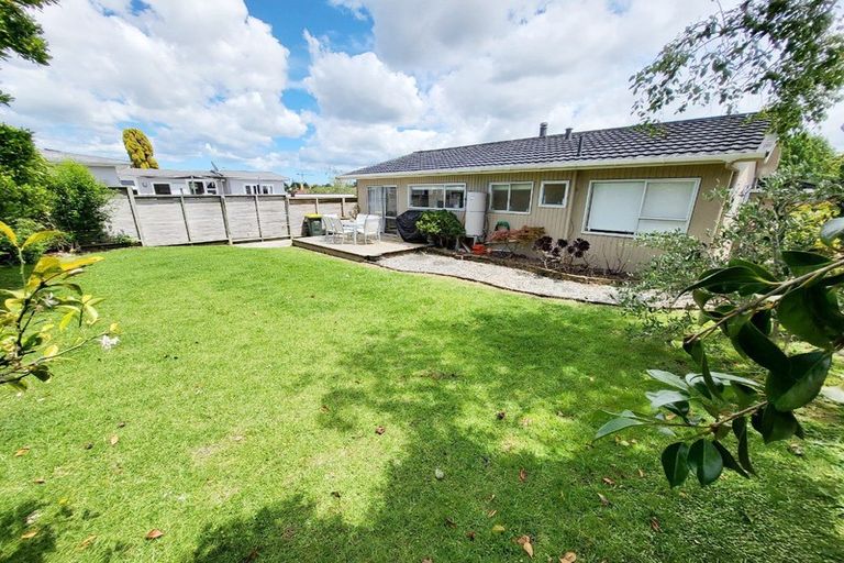 Photo of property in 18a/2 Sherwood Avenue, Te Atatu South, Auckland, 0610