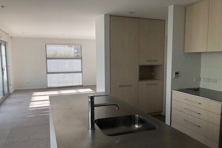 Photo of property in 73b Derby Street, St Albans, Christchurch, 8014