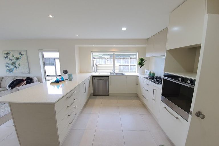 Photo of property in 99 Bayvista Drive, Karaka, Papakura, 2113