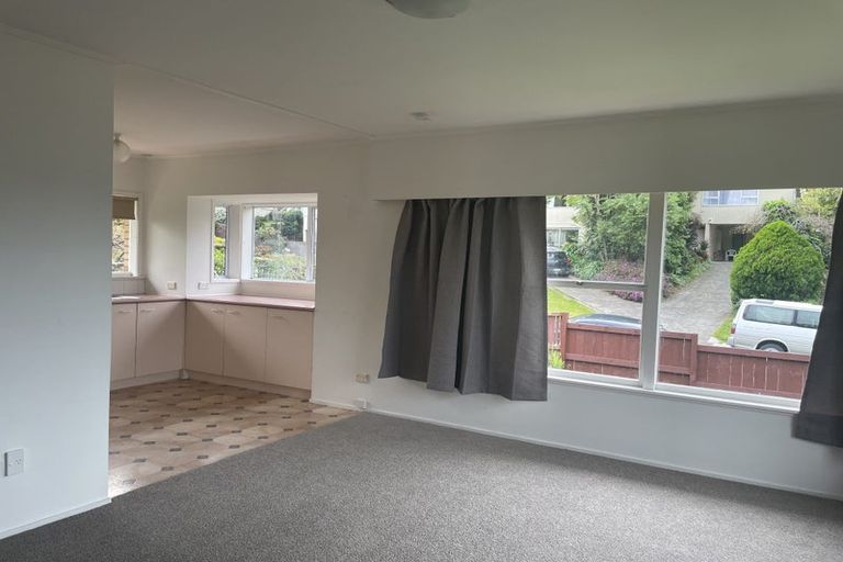 Photo of property in 1/13 Sovereign Place, Glenfield, Auckland, 0629