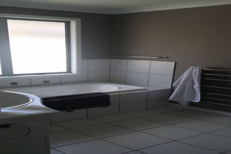 Photo of property in 21 Jasmine Place, Cambridge, 3434