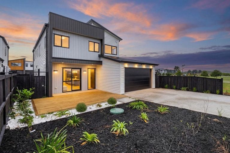 Photo of property in 39 Park Green Avenue, Rosehill, Papakura, 2113