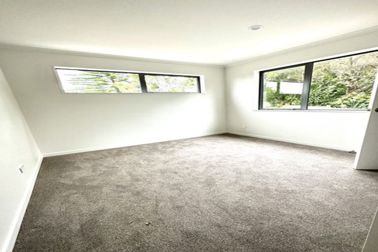 Photo of property in 8/11 Celeste Place, Totara Vale, Auckland, 0627