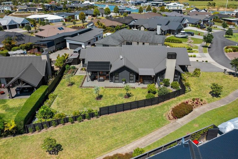 Photo of property in 20 Topping Place, Whitianga, 3510