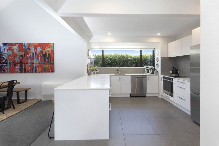 Photo of property in 464 Avonhead Road, Avonhead, Christchurch, 8042