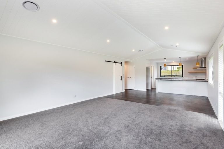 Photo of property in 11 Lochinvar Lane, Acacia Bay, Taupo, 3385