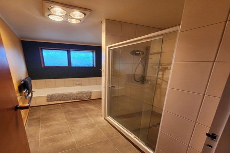 Photo of property in 10b Taurus Place, Kawaha Point, Rotorua, 3010