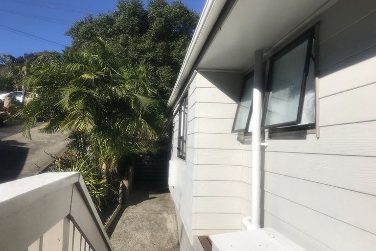 Photo of property in 17 Poplar Road, Stanmore Bay, Whangaparaoa, 0932