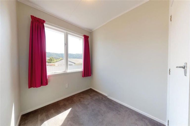 Photo of property in 15 Mitimiti Grove, Wainuiomata, Lower Hutt, 5014