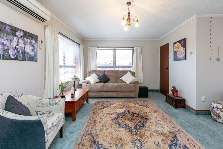 Photo of property in 2/14 Avondale Road, Taradale, Napier, 4112