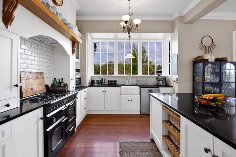 Photo of property in 104 Pitt Road, Hillsborough, New Plymouth, 4372