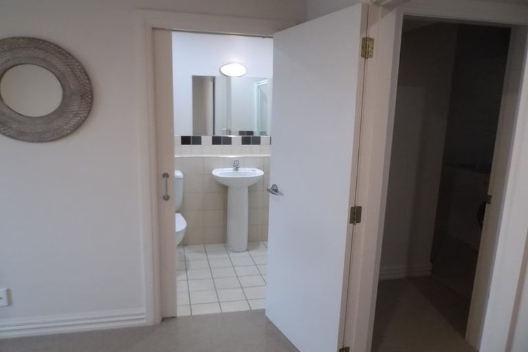 Photo of property in 153c Grant Road, Thorndon, Wellington, 6011