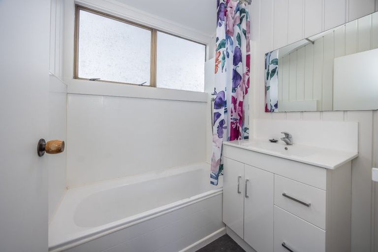 Photo of property in 50 Poaka Avenue, Dinsdale, Hamilton, 3204