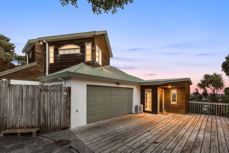 Photo of property in 2/84 Carlisle Road, Browns Bay, Auckland, 0632