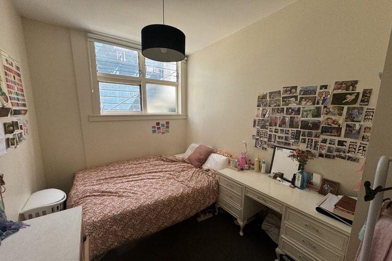 Photo of property in 111 Tasman Street, Mount Cook, Wellington, 6021