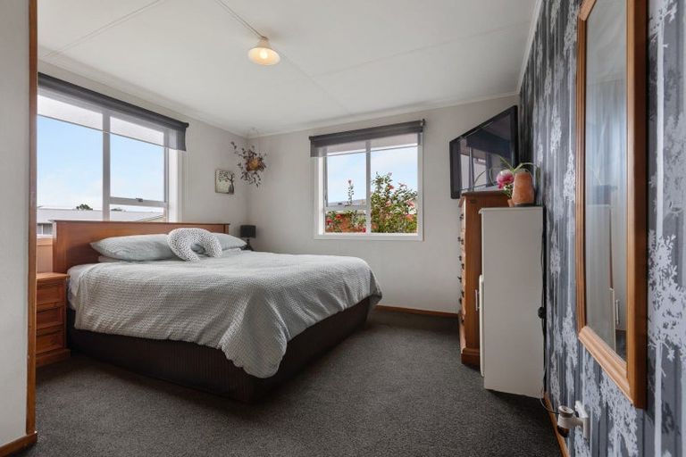 Photo of property in 14 Naumai Place, Spotswood, New Plymouth, 4310