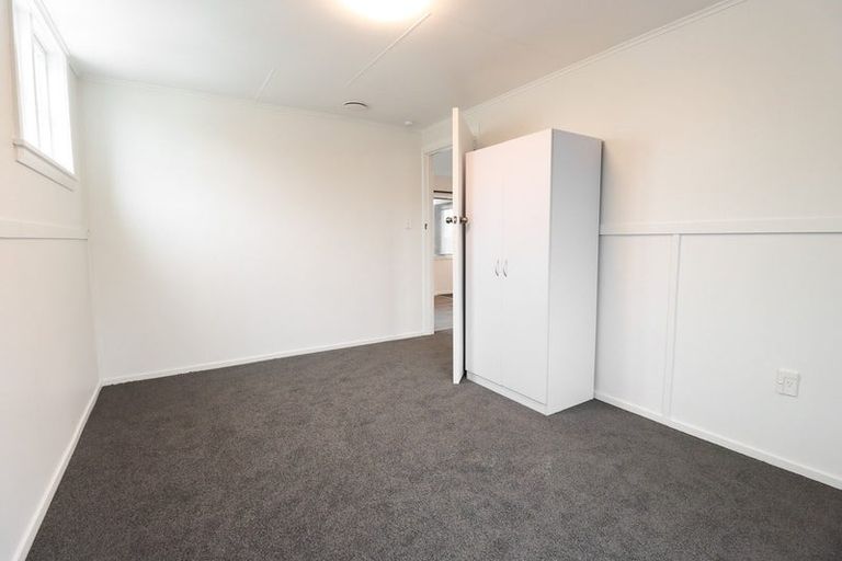 Photo of property in 16 Coromandel Court, Roslyn, Palmerston North, 4414