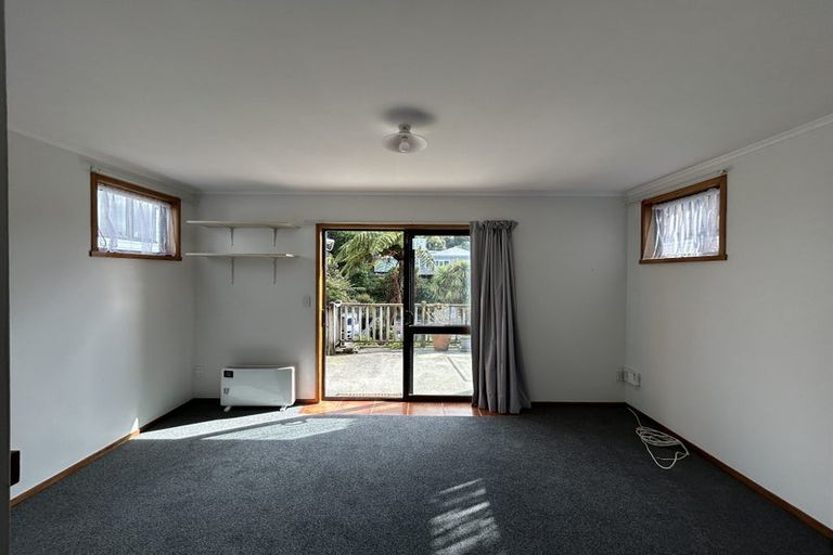 Photo of property in 24 Tanera Crescent, Brooklyn, Wellington, 6021