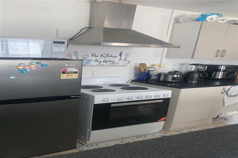 Photo of property in 1/11 Mannering Place, Hillcrest, Auckland, 0627