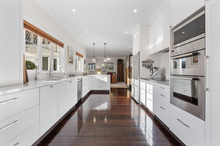 Photo of property in 24 Walter Road, Lowry Bay, Lower Hutt, 5013