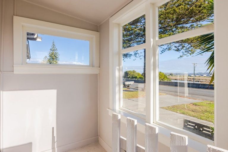 Photo of property in 9 Pukeko Place, Westshore, Napier, 4110
