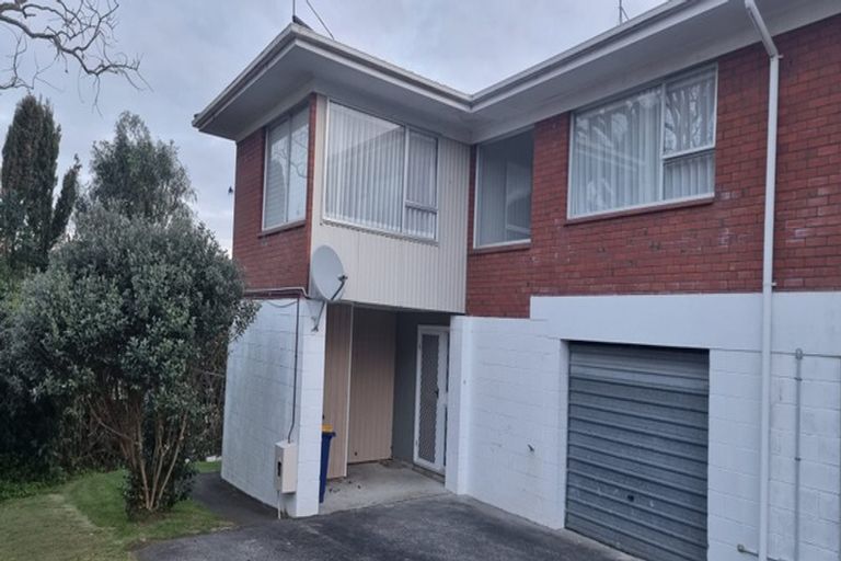Photo of property in 1/22 Stanaway Street, Hillcrest, Auckland, 0627