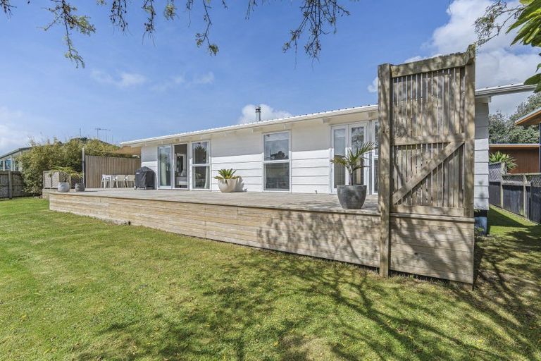 Photo of property in 46 Donnelly Street, Oakura, 4314