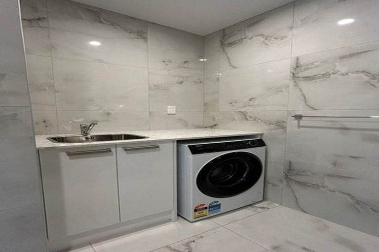Photo of property in 2 Edingale Court, Flat Bush, Auckland, 2019