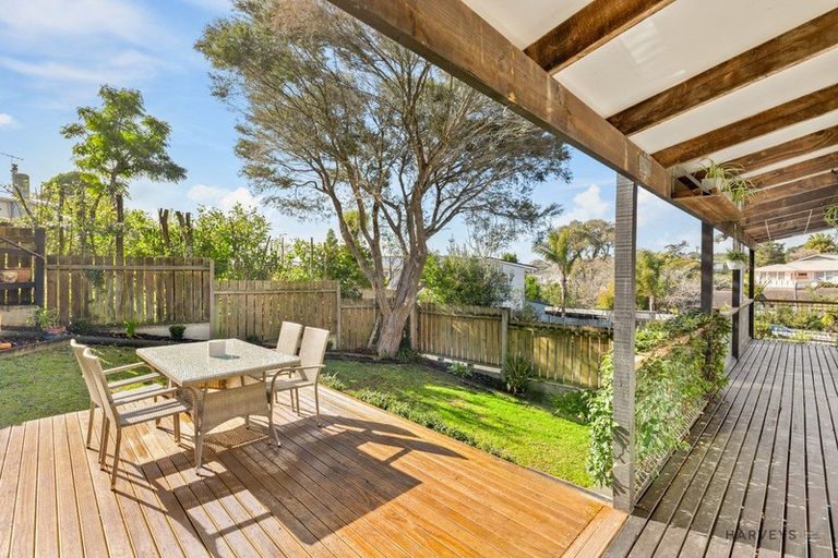 Photo of property in 2/21 Kashmir Road, Glen Eden, Auckland, 0602