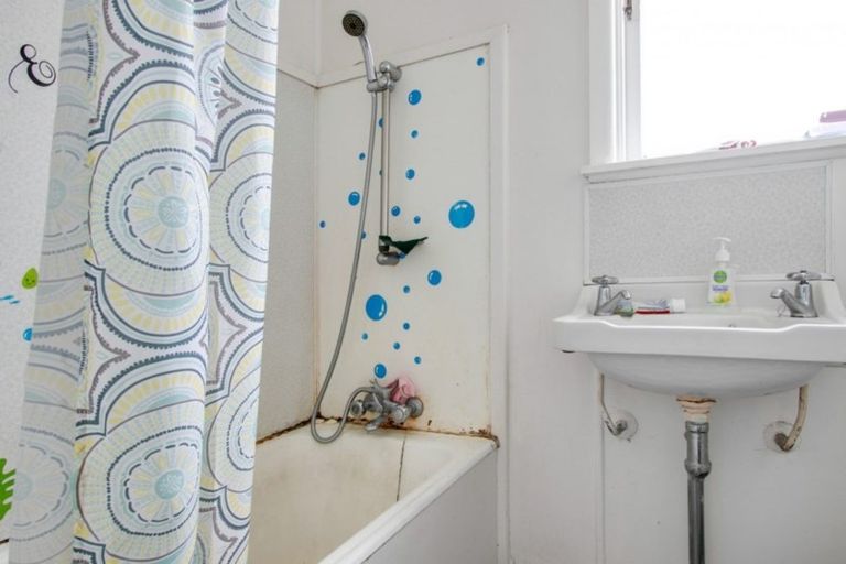 Photo of property in 144 Carlyle Street, Napier South, Napier, 4110