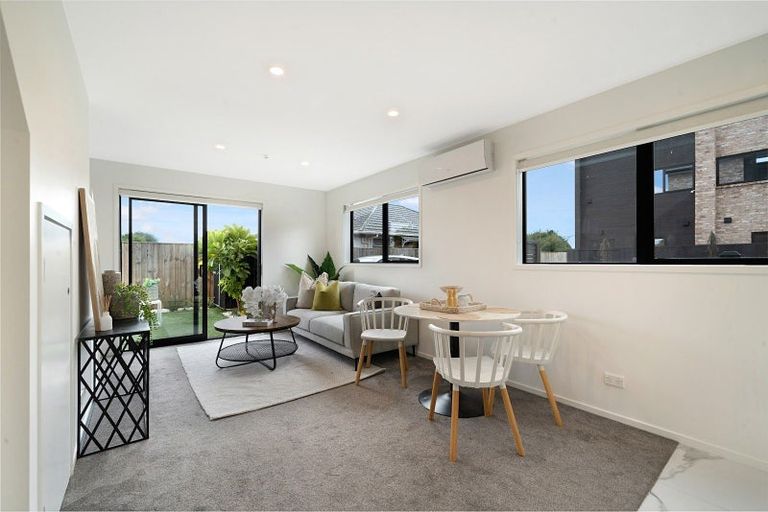 Photo of property in 3/137 View Road, Sunnyvale, Auckland, 0612
