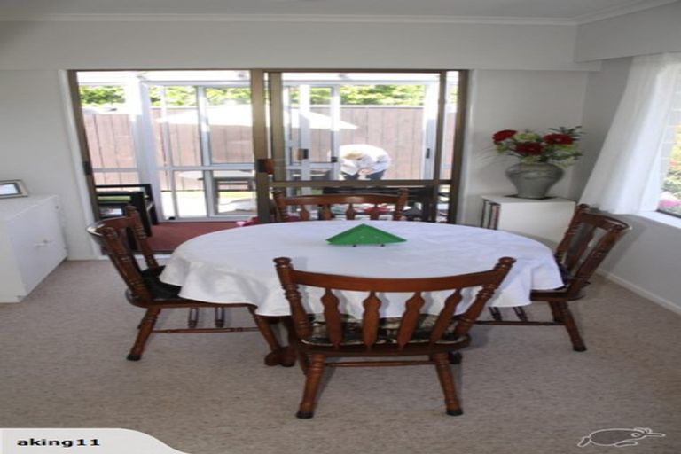 Photo of property in 6a Rewarewa Crescent, Waikanae, 5036