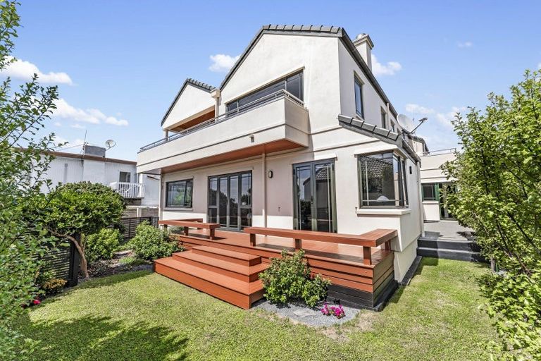 Photo of property in 5 Midway Avenue, Castor Bay, Auckland, 0620