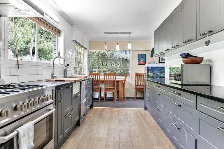 Photo of property in 3 Dillon Place, Hamilton East, Hamilton, 3216