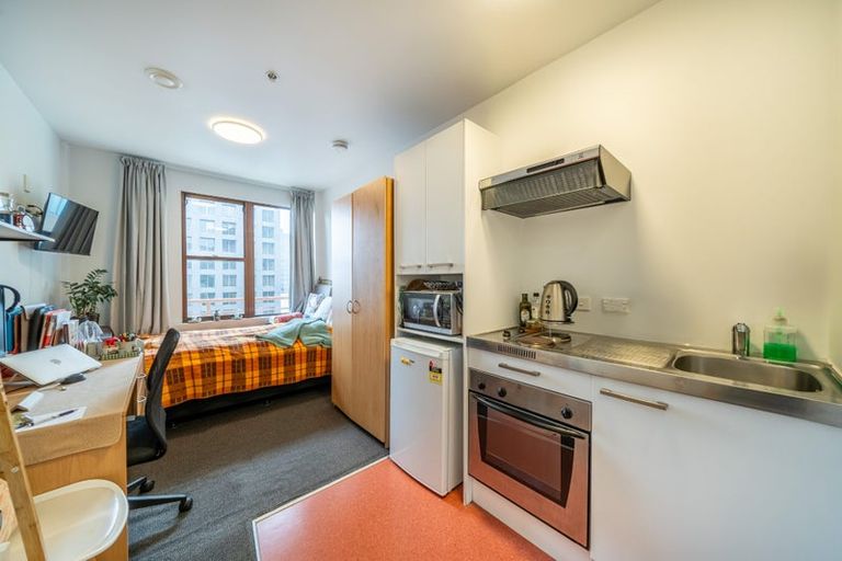 Photo of property in Orange Apartments/victoria Centr, 903/169 The Terrace, Wellington Central, Wellington, 6011