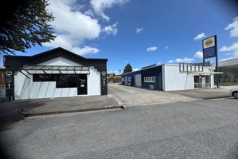 Photo of property in 379 Broadway, Stratford, 4332