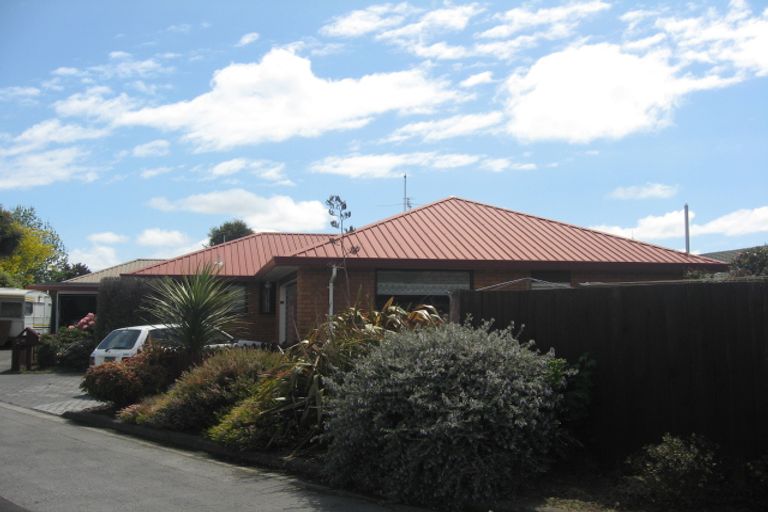 Photo of property in 6 Topaz Place, Bishopdale, Christchurch, 8053